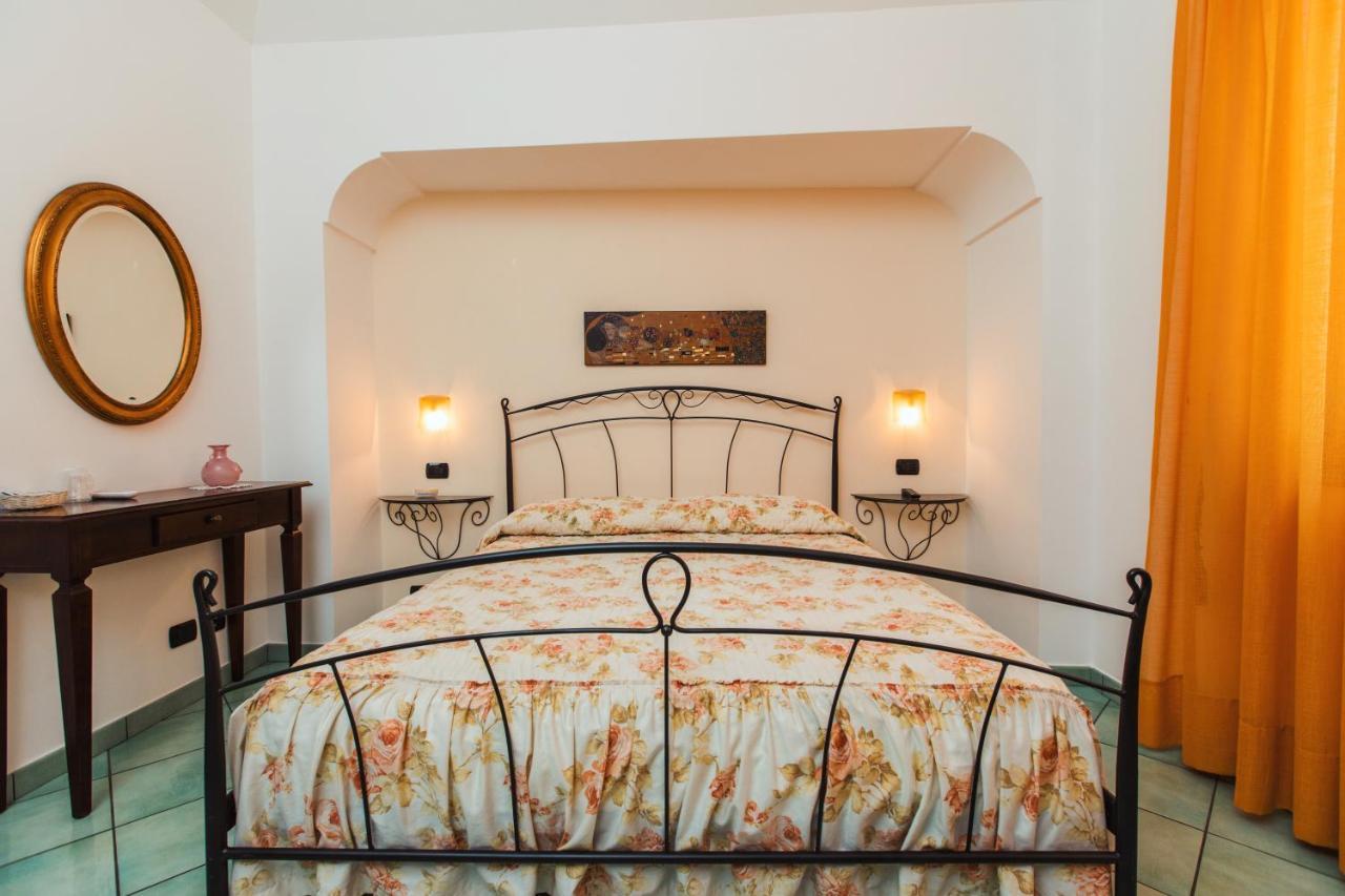 Roccia Fiorita Hotel Furore Exterior photo